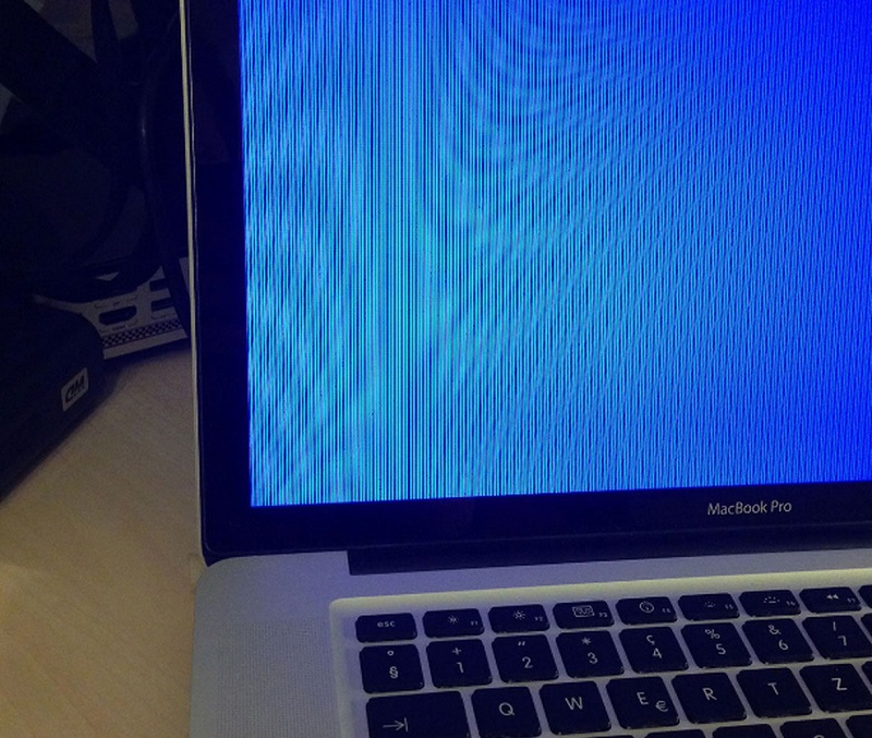 Màn hình hiển thị màu xanh có thể do RAM